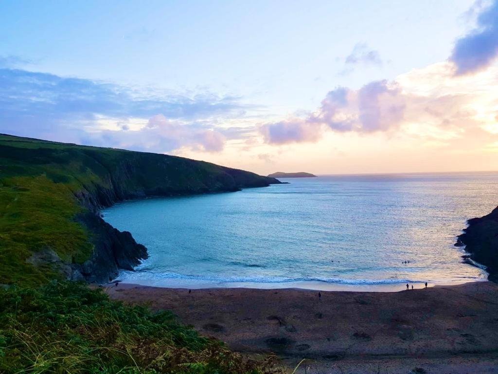 Villa Wild Coastal Retreat At Troed Y Rhiw Aberporth, West Wales Exterior foto